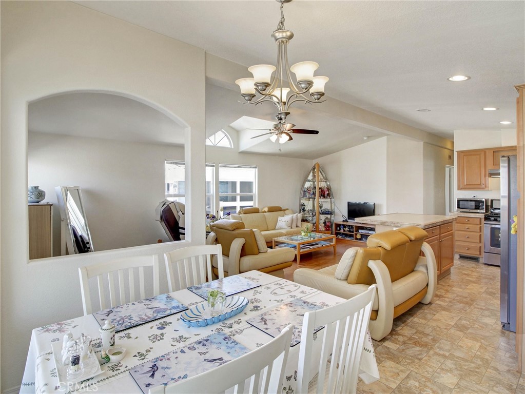 2550 Pacific Coast Highway 51