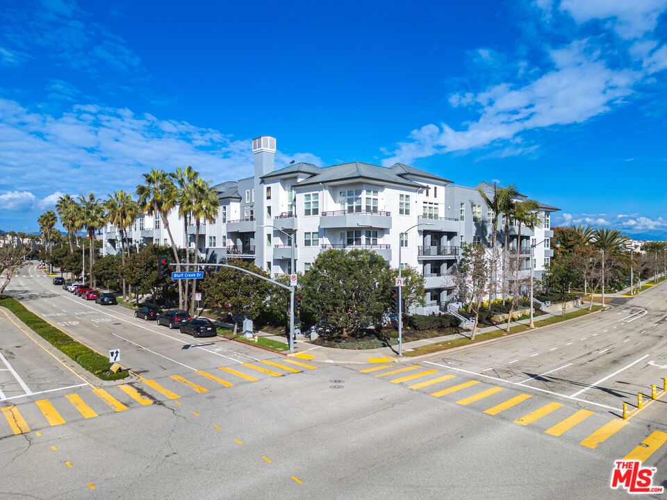 7100 Playa Vista Drive 120