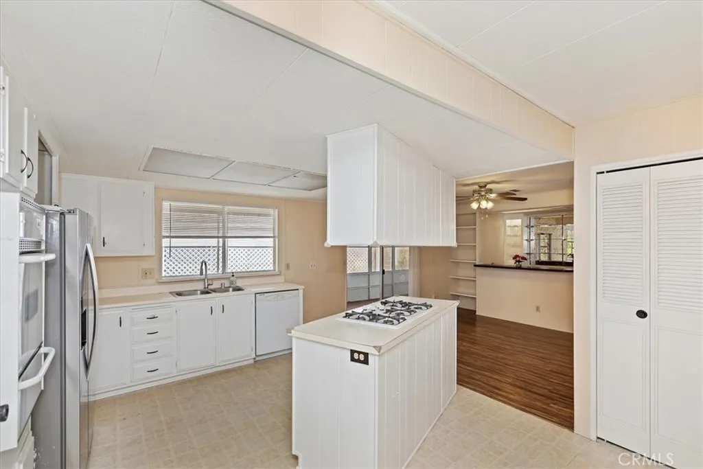 Redlands, California 92374, United States, 2 Bedrooms Bedrooms, ,2 BathroomsBathrooms,Residential,Pending,148206