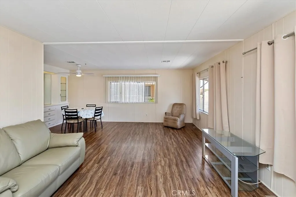 Redlands, California 92374, United States, 2 Bedrooms Bedrooms, ,2 BathroomsBathrooms,Residential,Pending,148206