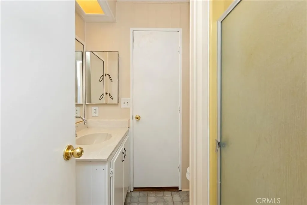 Redlands, California 92374, United States, 2 Bedrooms Bedrooms, ,2 BathroomsBathrooms,Residential,Pending,148206