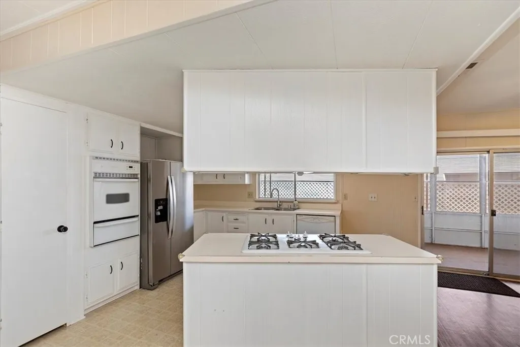 Redlands, California 92374, United States, 2 Bedrooms Bedrooms, ,2 BathroomsBathrooms,Residential,Pending,148206