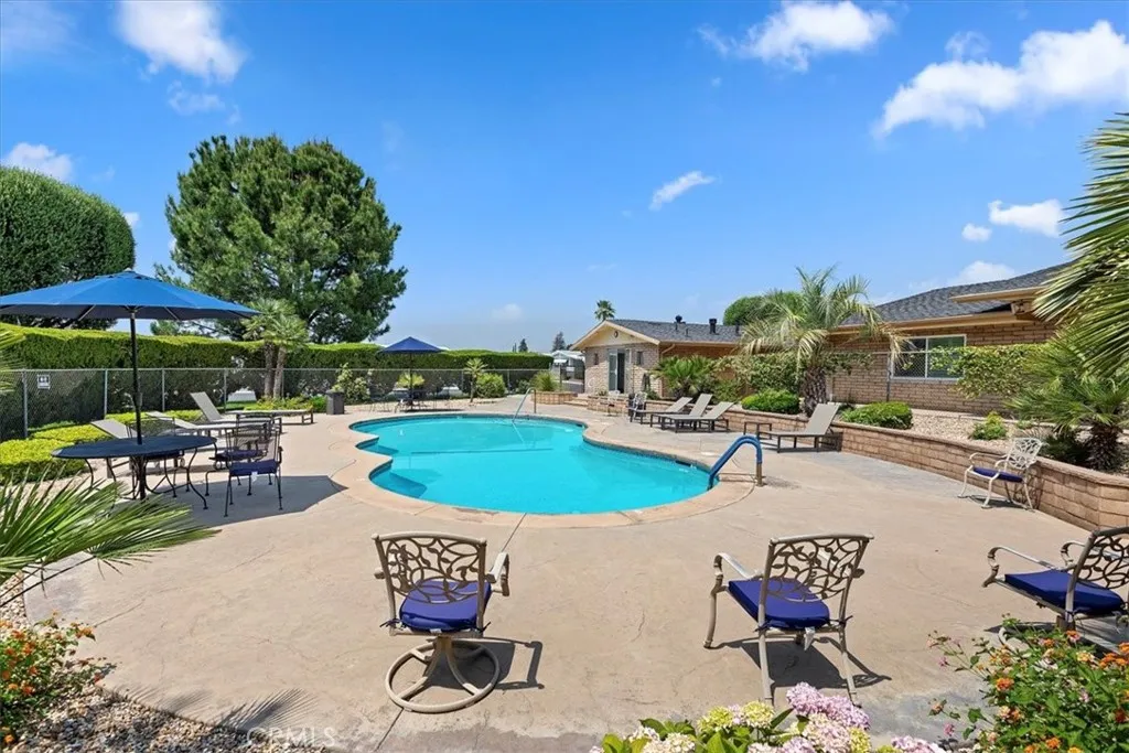 Redlands, California 92374, United States, 2 Bedrooms Bedrooms, ,2 BathroomsBathrooms,Residential,Pending,148206