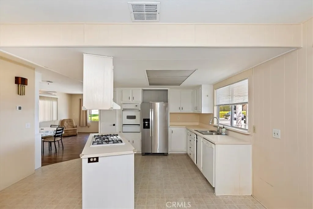 Redlands, California 92374, United States, 2 Bedrooms Bedrooms, ,2 BathroomsBathrooms,Residential,Pending,148206