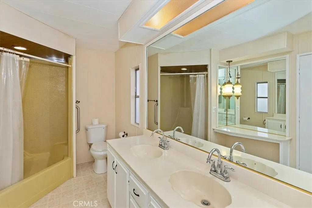 Redlands, California 92374, United States, 2 Bedrooms Bedrooms, ,2 BathroomsBathrooms,Residential,Pending,148206