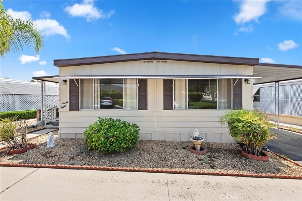 Redlands, California 92374, United States, 2 Bedrooms Bedrooms, ,2 BathroomsBathrooms,Residential,Pending,148206