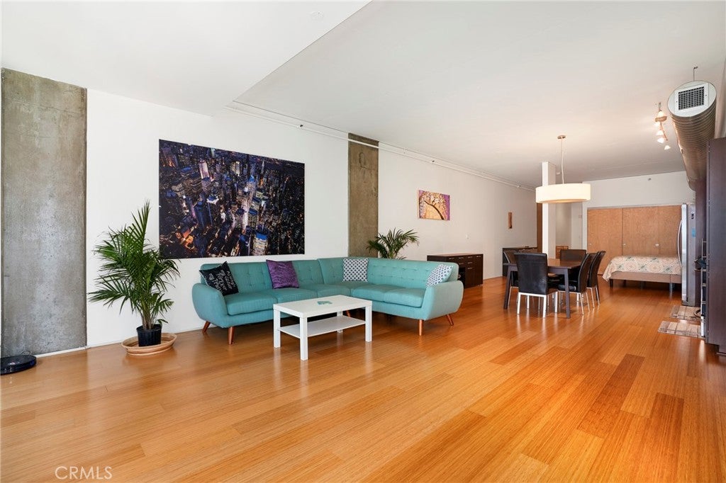 1111 S Grand Avenue 1102