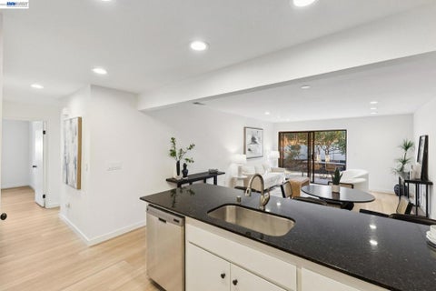 Tiny photo for 402 Vineyard Pl PL, Pleasanton, CA 94566 (MLS # 41151552)