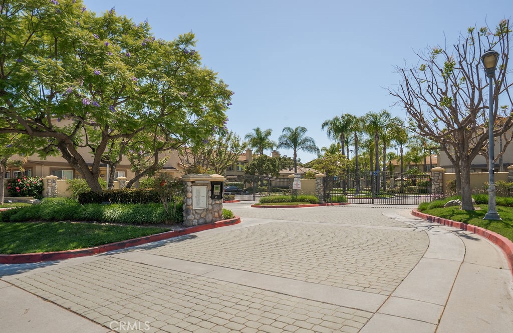 3319 E Chardonnay Lane