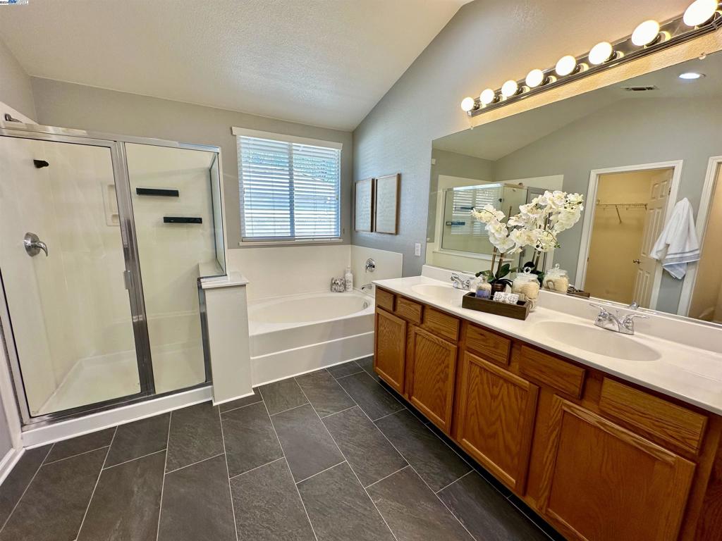 GARIN RANCH - Residential