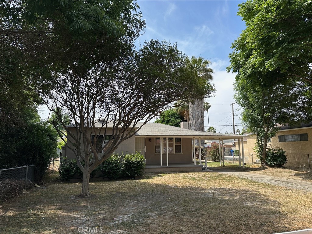 Nice 1 story house in central valley on Vanowen St. Ready move in. Freshly painted inside. Hardwood and tile floors.