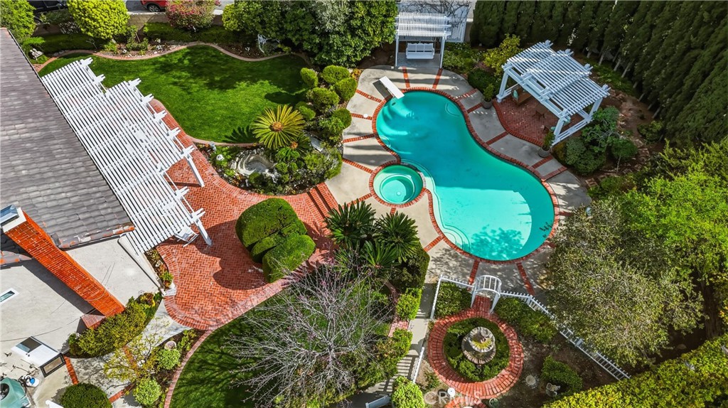 980 S Rutgers Circle