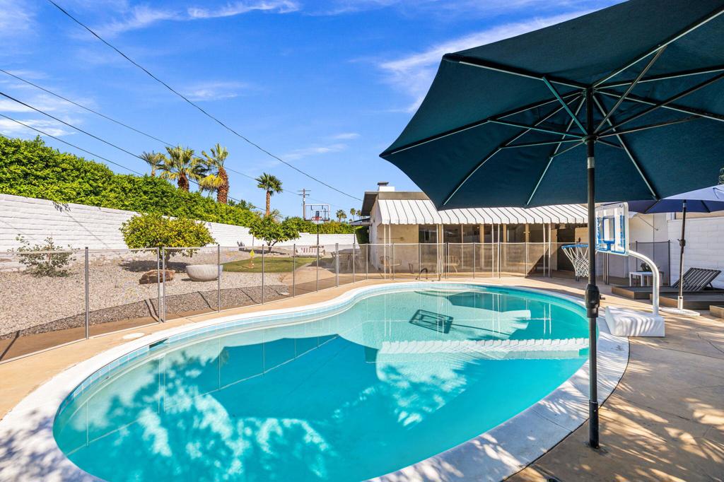 Racquet Club East - Residential