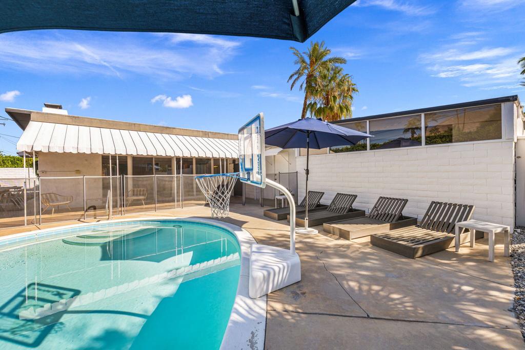 Racquet Club East - Residential