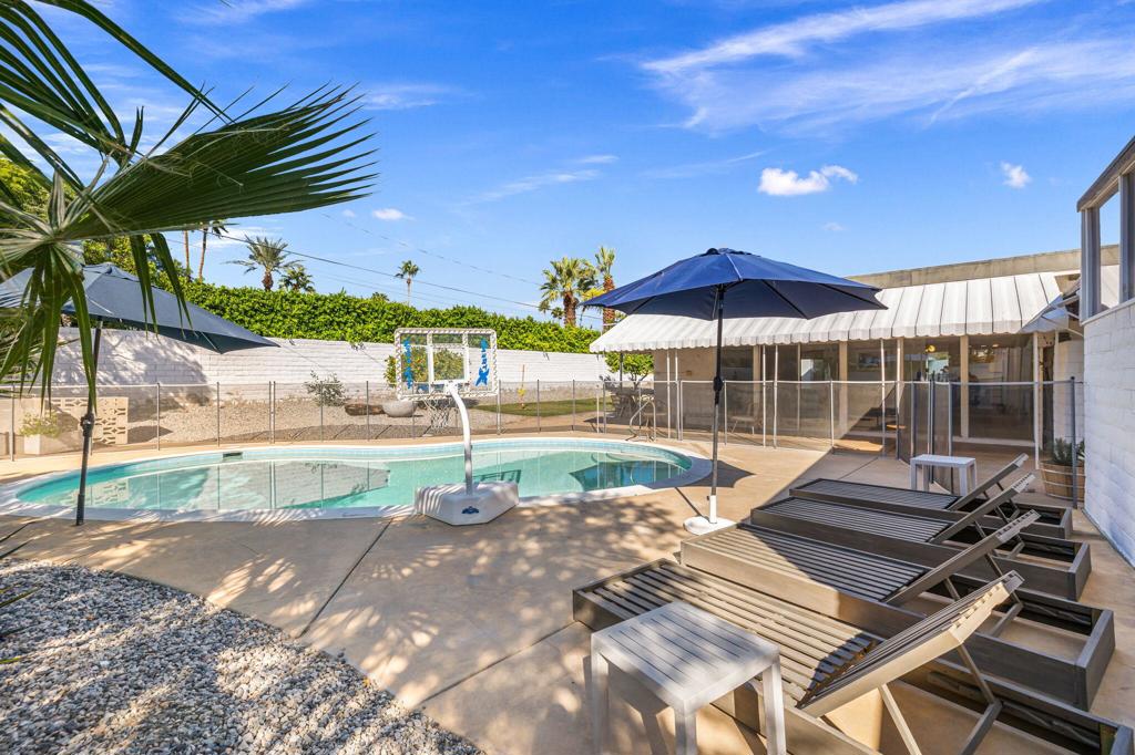 Racquet Club East - Residential