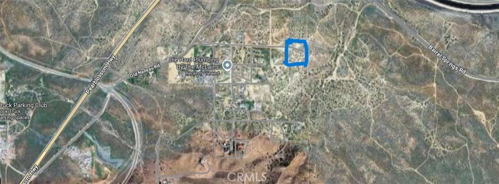 Flat, beautiful lot with 360-degree views
Utilities are conveniently located near the property, offering easy freeway access and a paved road