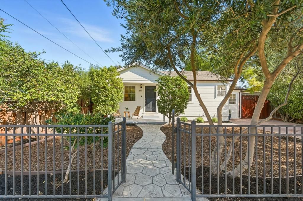 Photo of 175 Orchard Avenue, Redwood City, CA 94061 (MLS # ML82025303)