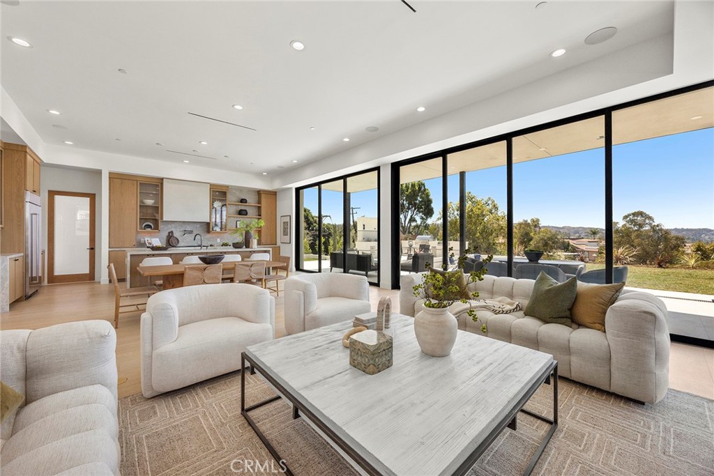 GORGEOUS CUSTOM ESTATE - Residential