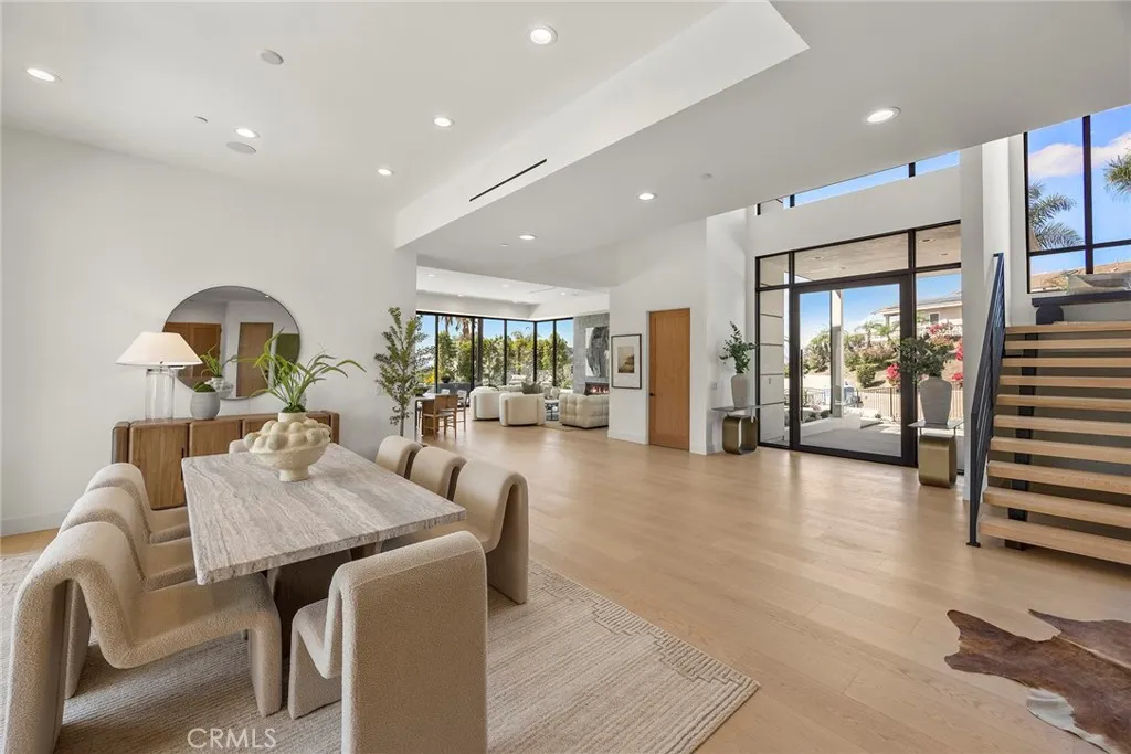 Anaheim Hills, California 92808, United States, 6 Bedrooms Bedrooms, ,7 BathroomsBathrooms,Residential,Active,217982