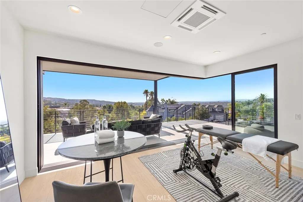 Anaheim Hills, California 92808, United States, 6 Bedrooms Bedrooms, ,7 BathroomsBathrooms,Residential,Active,217982