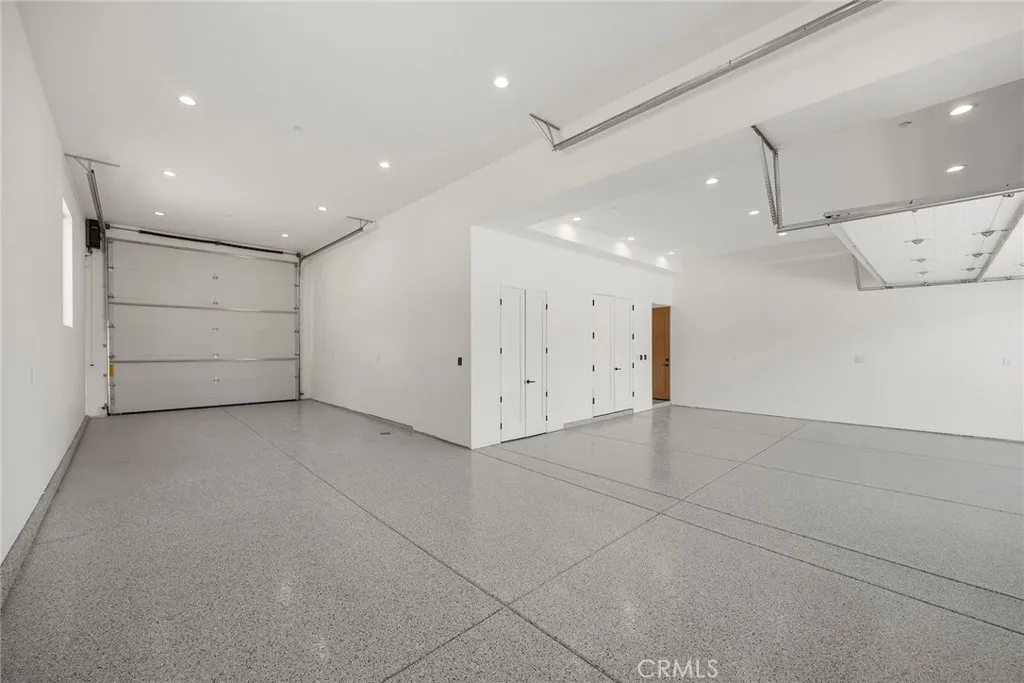 Anaheim Hills, California 92808, United States, 6 Bedrooms Bedrooms, ,7 BathroomsBathrooms,Residential,Active,217982