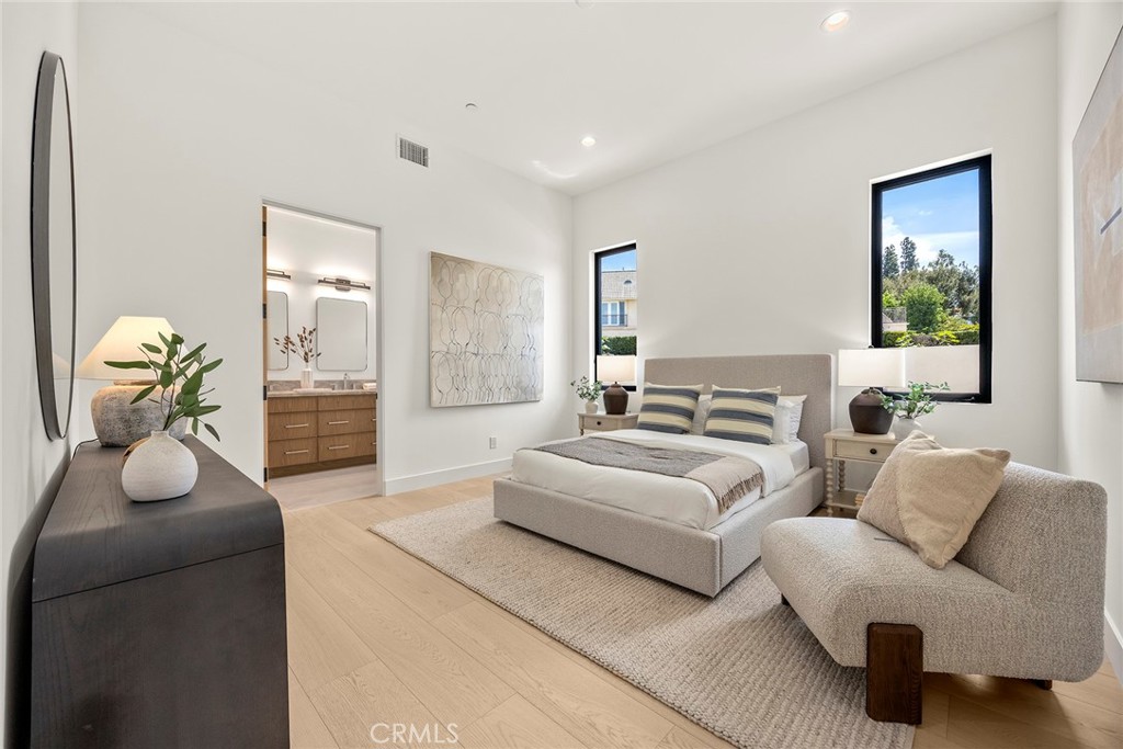 GORGEOUS CUSTOM ESTATE - Residential