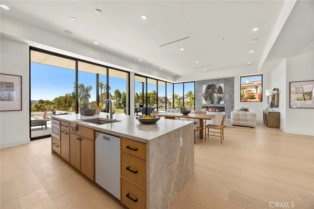 Anaheim Hills, California 92808, United States, 6 Bedrooms Bedrooms, ,7 BathroomsBathrooms,Residential,Active,217982