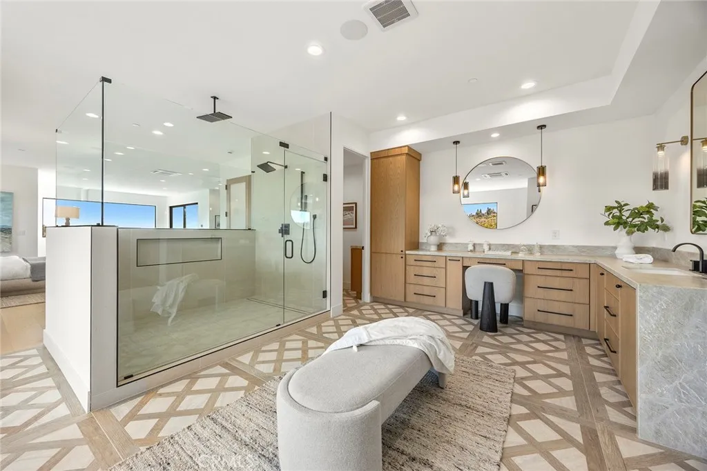 Anaheim Hills, California 92808, United States, 6 Bedrooms Bedrooms, ,7 BathroomsBathrooms,Residential,Active,217982