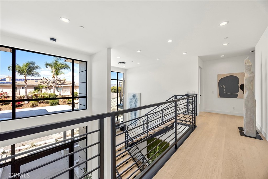 GORGEOUS CUSTOM ESTATE - Residential