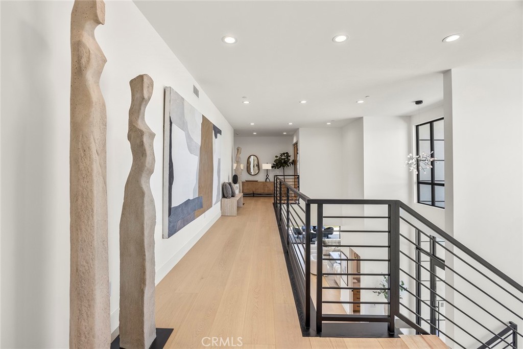 GORGEOUS CUSTOM ESTATE - Residential