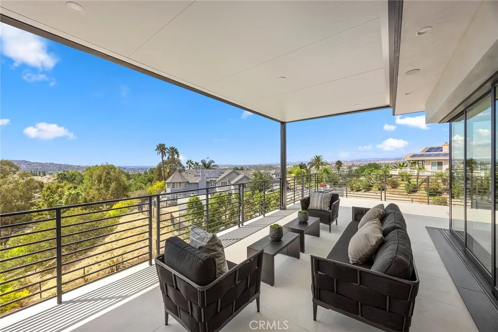 Anaheim Hills, California 92808, United States, 6 Bedrooms Bedrooms, ,7 BathroomsBathrooms,Residential,Active,217982