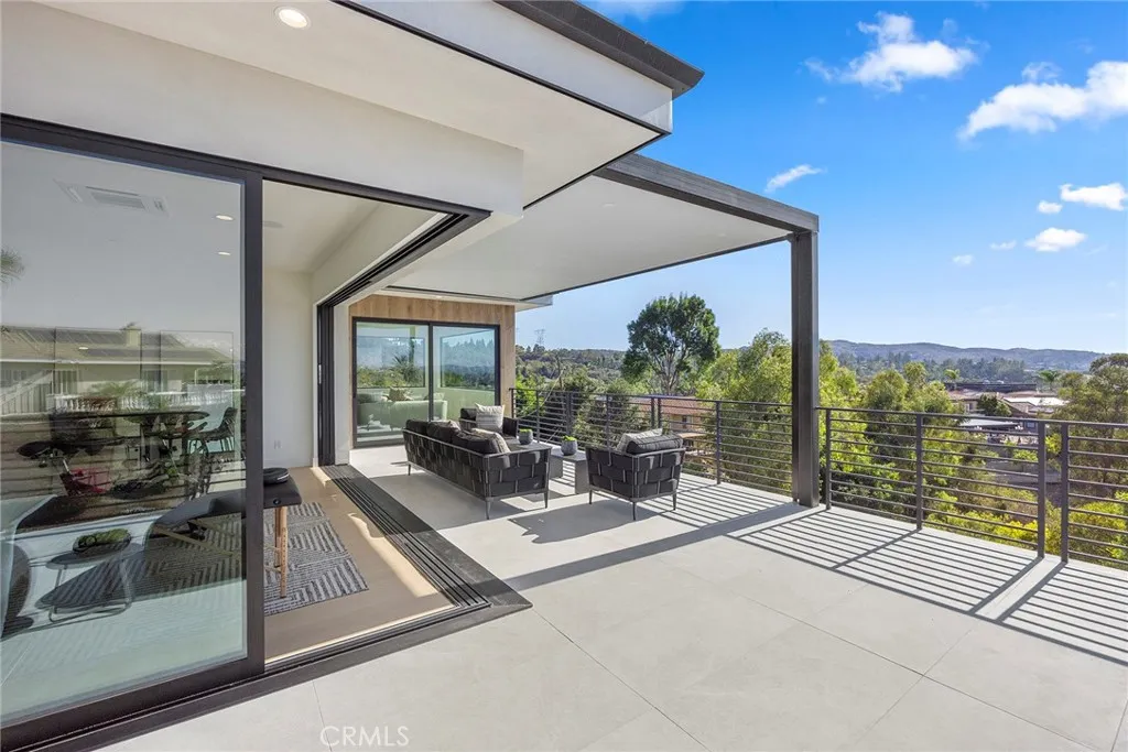 Anaheim Hills, California 92808, United States, 6 Bedrooms Bedrooms, ,7 BathroomsBathrooms,Residential,Active,217982