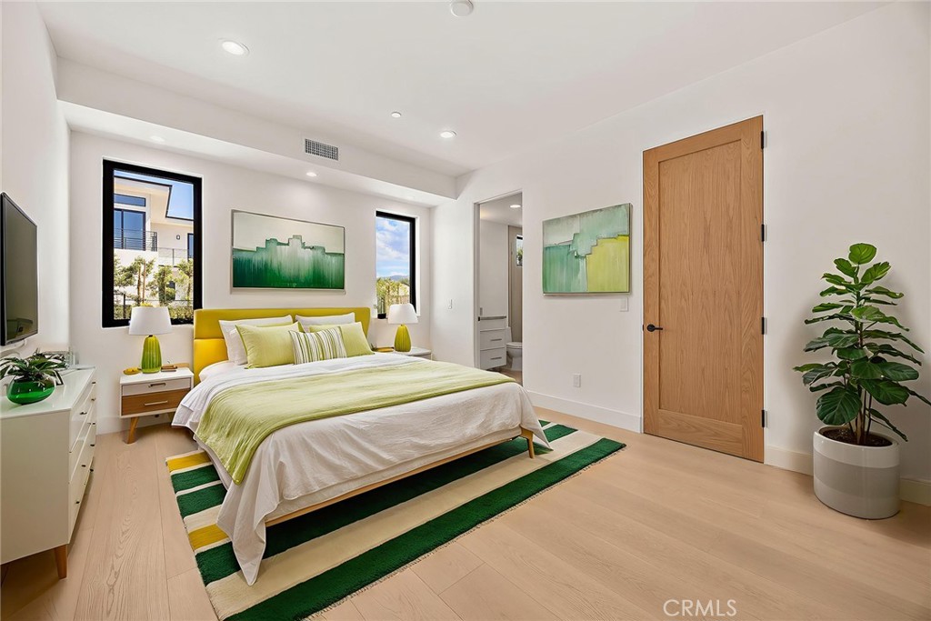 GORGEOUS CUSTOM ESTATE - Residential