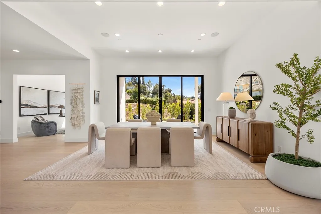 Anaheim Hills, California 92808, United States, 6 Bedrooms Bedrooms, ,7 BathroomsBathrooms,Residential,Active,217982