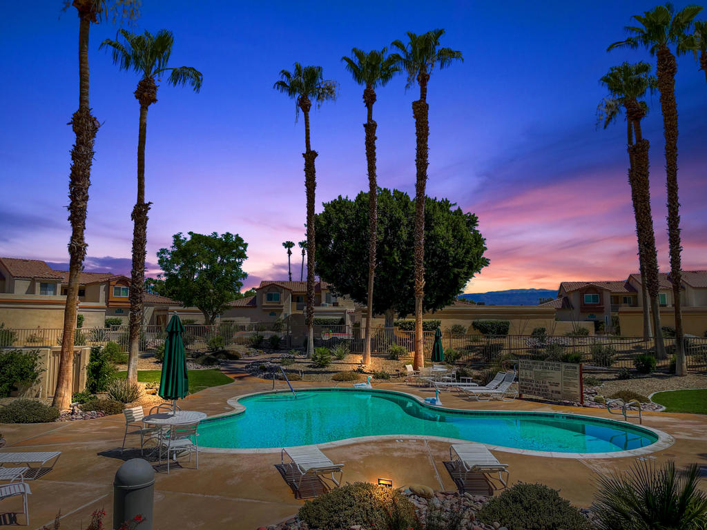 Palm Royale - Residential