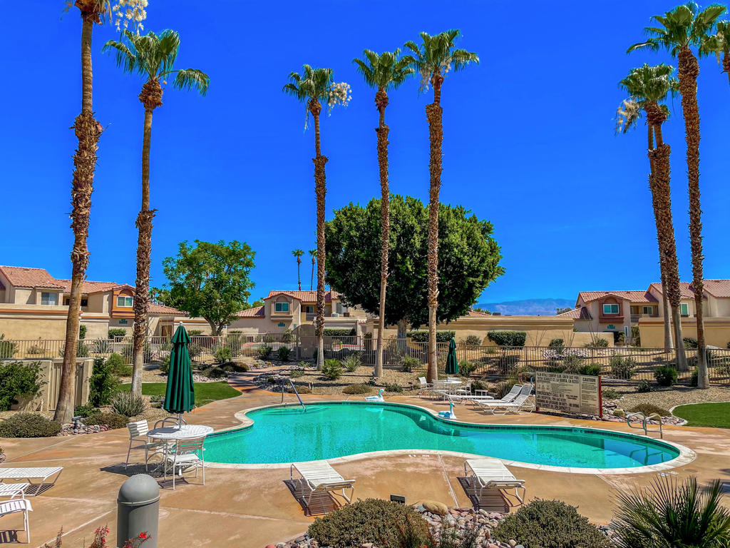 Palm Royale - Residential