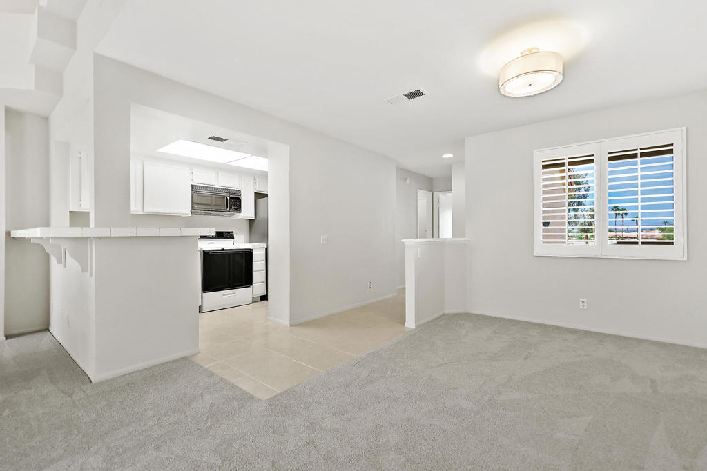 Palm Royale - Residential