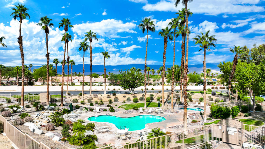 Palm Royale - Residential