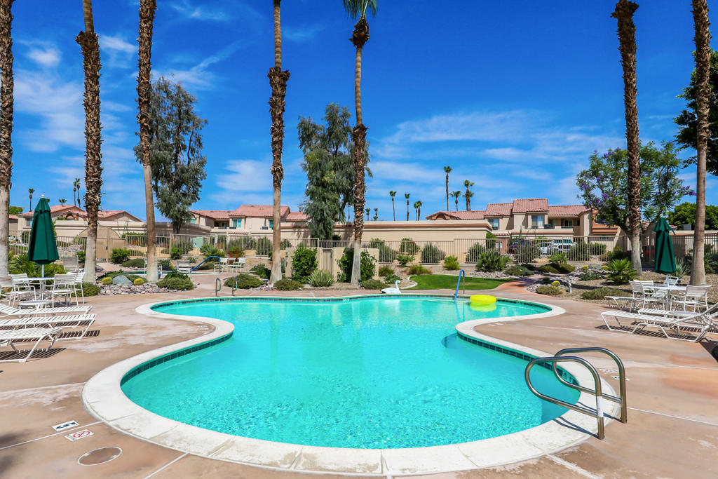 Palm Royale - Residential