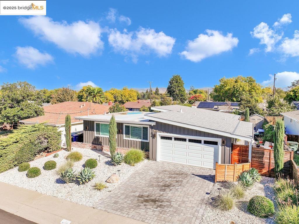 HOLBROOK HEIGHTS - Residential