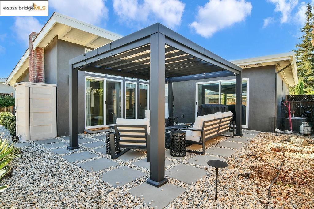 HOLBROOK HEIGHTS - Residential