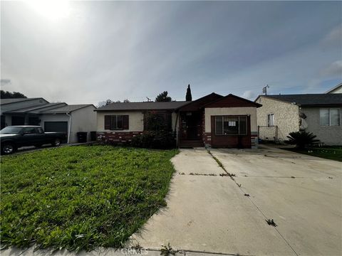 Photo of 14609 S Cahita Ave, Compton, CA 90220 (MLS # DW26033003)