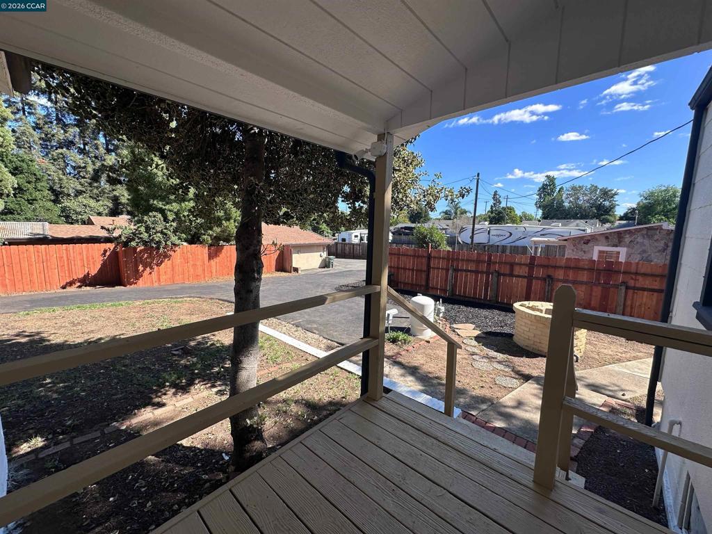 Properties 4 451 Maple Ave