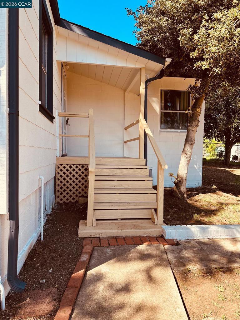 Properties 3 451 Maple Ave