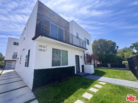 Photo of 14528 Killion Street, Sherman Oaks, CA 91411 (MLS # 26829975)