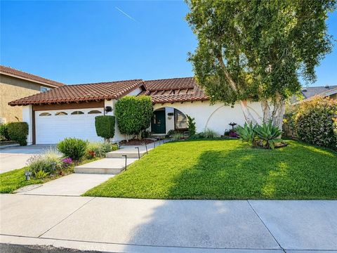Photo of 27841 Siruela, Mission Viejo, CA 92692 (MLS # OC26103965)