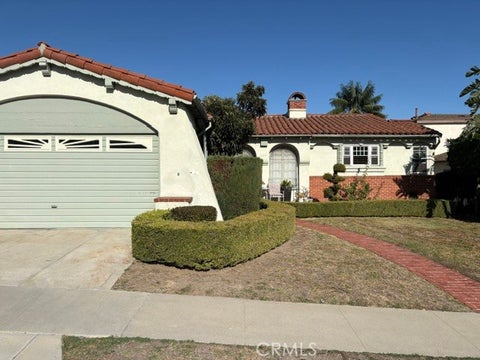 Photo of 5132 Southridge Avenue, Los Angeles, CA 90043 (MLS # RS26230111)