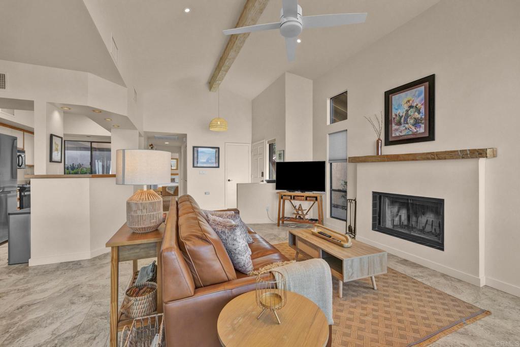 3013 Roadrunner Drive S