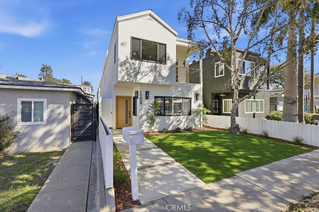 Photo of 1208 California Street, Huntington Beach, CA 92648 (MLS # OC26224556)