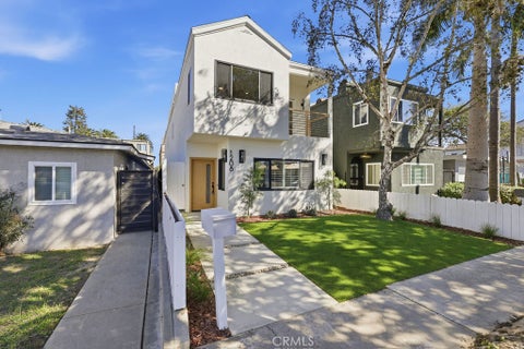Photo of 1208 California Street, Huntington Beach, CA 92648 (MLS # OC26224556)